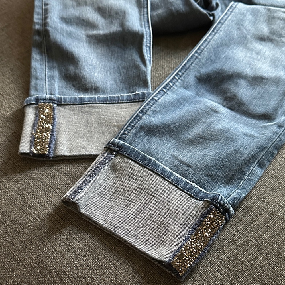 White House Black Market Light Blue Jeans - Picture 7 of 7